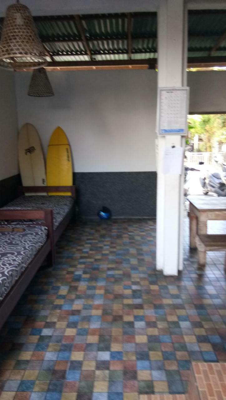 Canggu Fun Beach Surf Hostel Esterno foto